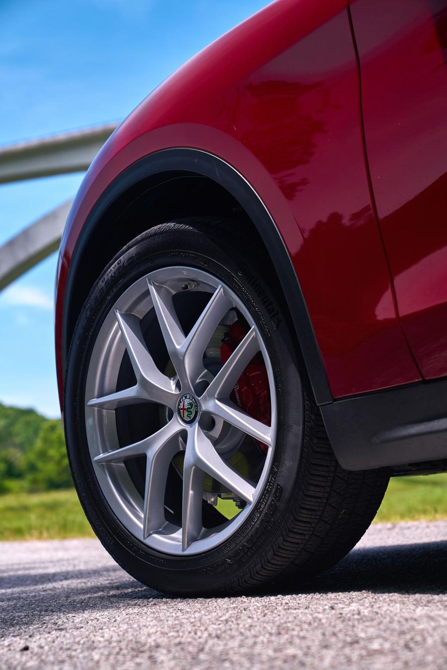 Колеса Alfa Romeo Stelvio Ti Sport (949) 2017 года  (NA) (фото 15 из 39)